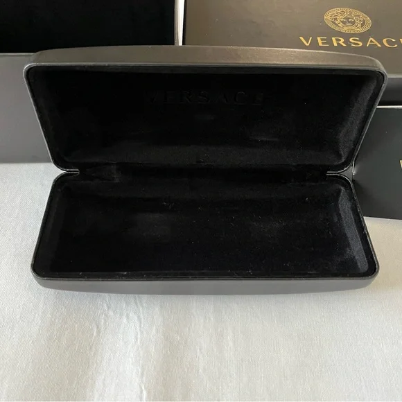 VERSACE hard clamshell black eyeglass/ sunglasses case - Picture 4 of 6